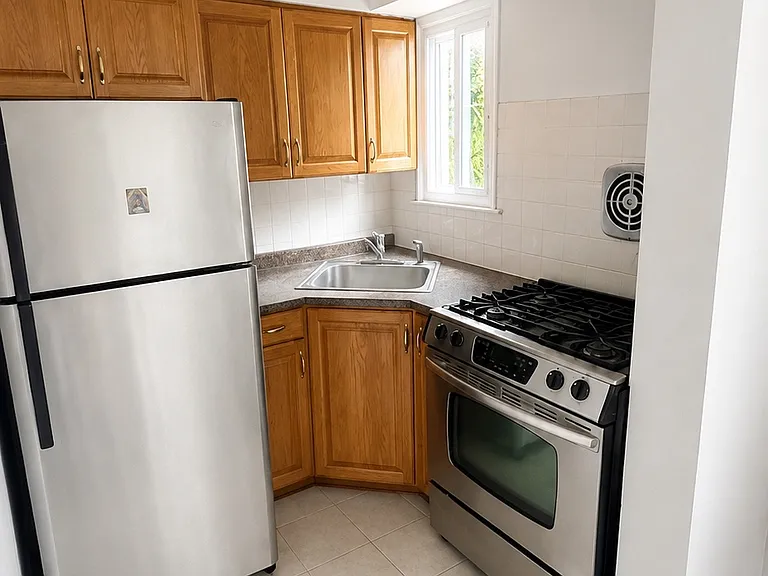 3948 De Reimer Ave #1 — Photo 3