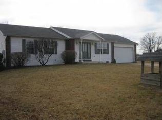 8414 Country Ln, Troy, IL 62294