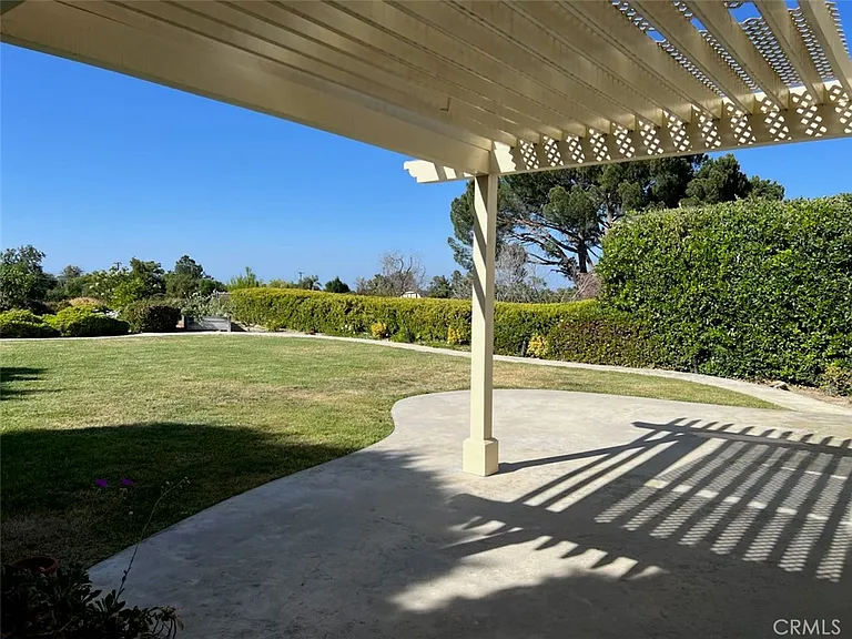 26543 Academy Dr — Photo 41