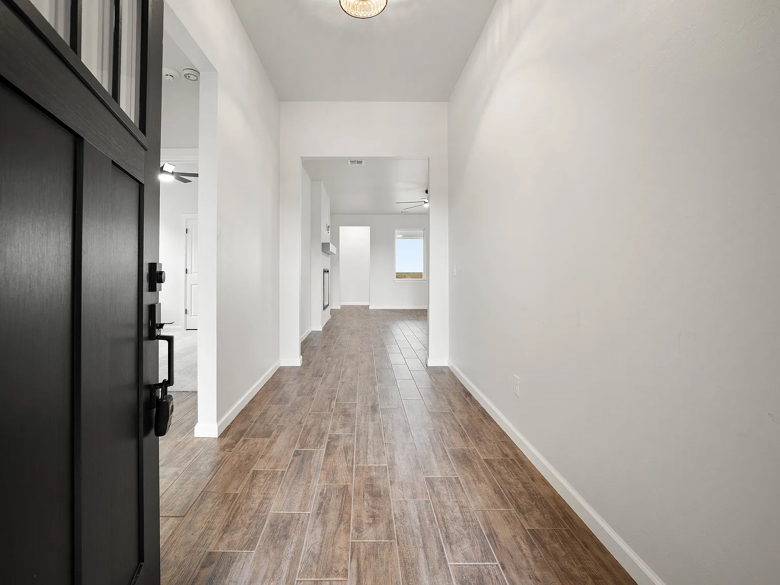 4 bed, 2.5 bath, 2034 sqft, $2,200 — Photo 3