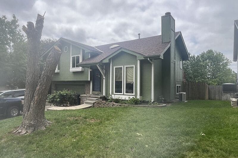 2nd image of 5606 N 112th Cir