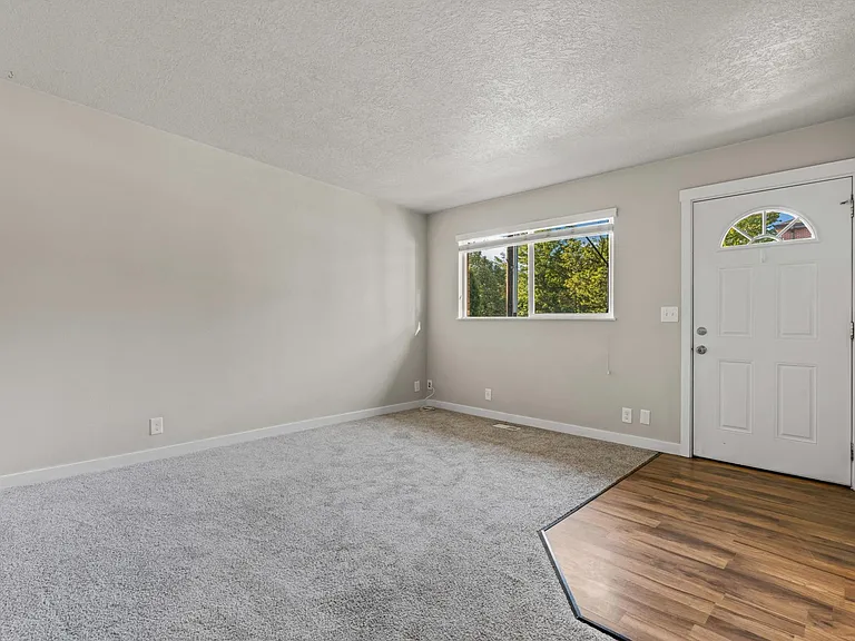 1527 W Ridenbaugh St — Photo 10