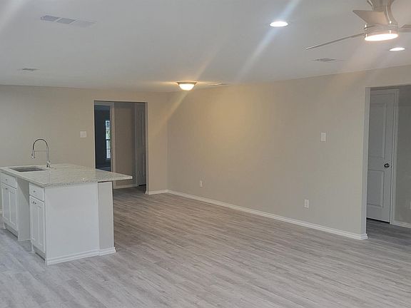 4th image of 707 Korgan St
