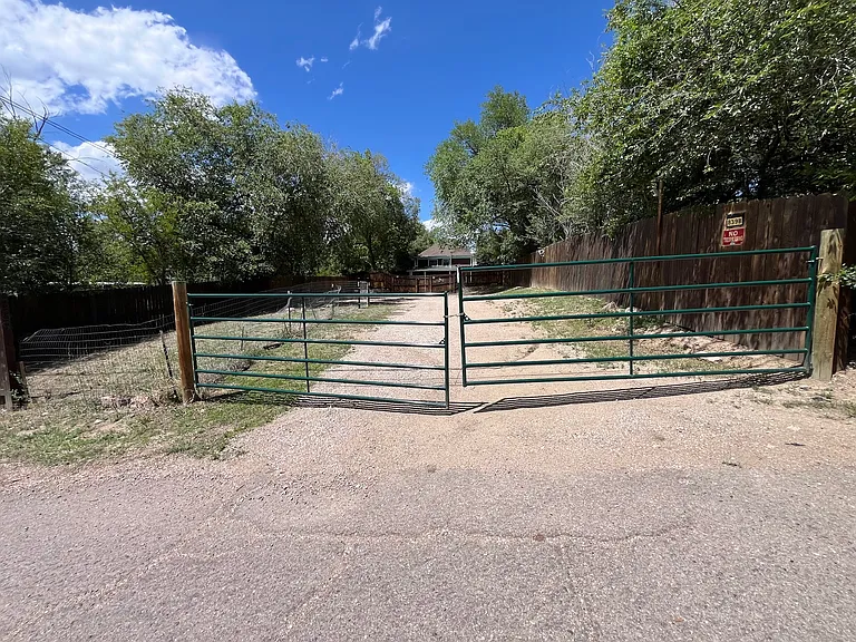 839 E Costilla St #B — Photo 17