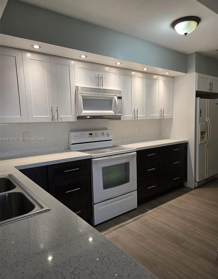 Villa Rustica I Condo — Photo 1