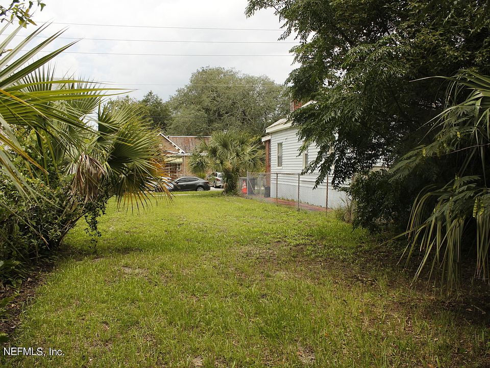 2nd image of 809 VAN BUREN Street