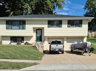 1208 N 14th St, Nebraska City, NE 68410