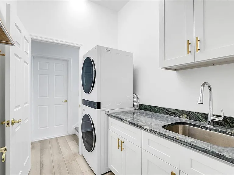 1006 Nottingham St — Photo 27