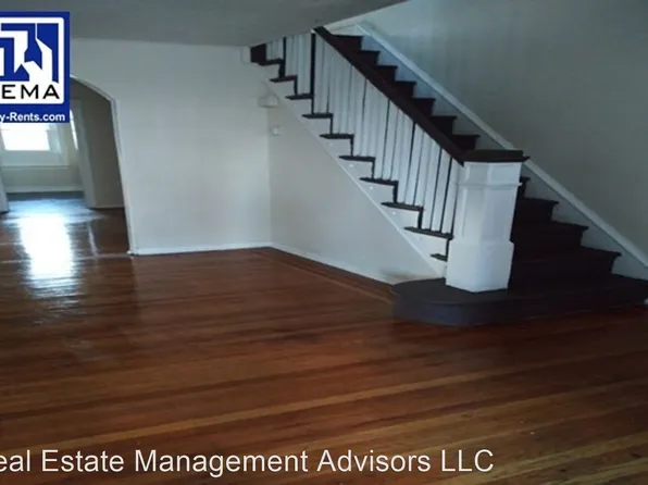 6060 N Beechwood St, Philadelphia, PA 19138