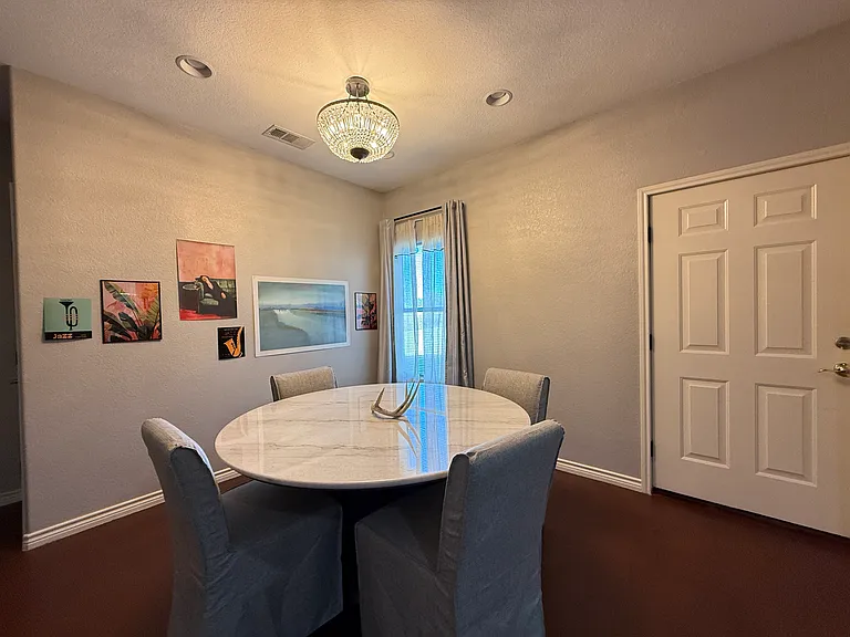 107 Ironway Dr — Photo 2