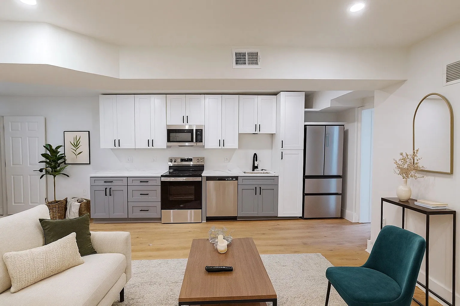 1230 Penn St NE — Photo 1