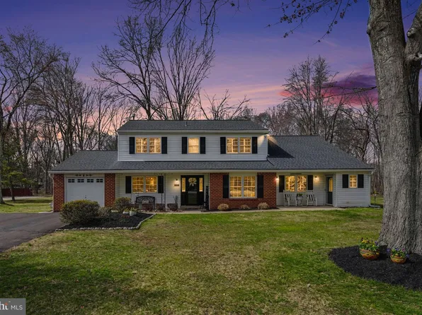 2200 Rebecca Dr, Hatfield, PA 19440