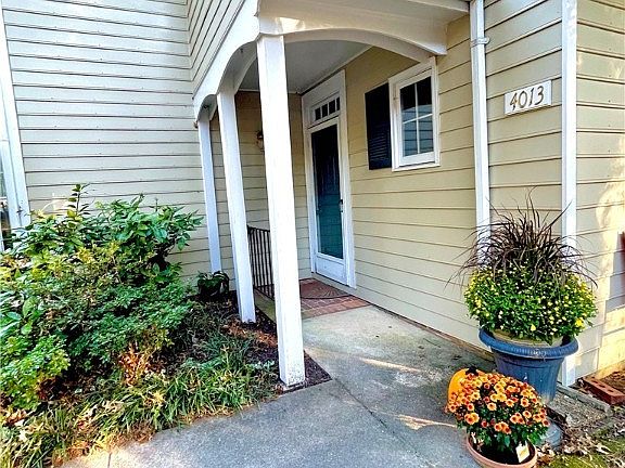 3rd image of 4013 Bush Lake Pl
