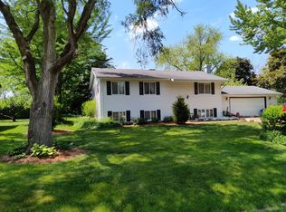 1S162 Buttercup Ln, Villa Park, IL