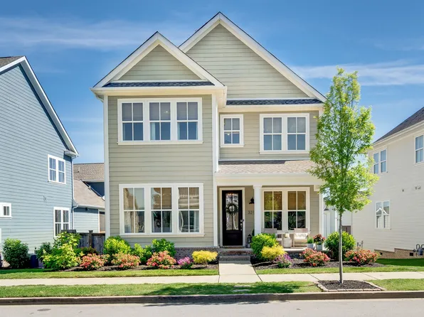 3216 Vinemont Dr, Thompsons Station, TN 37179
