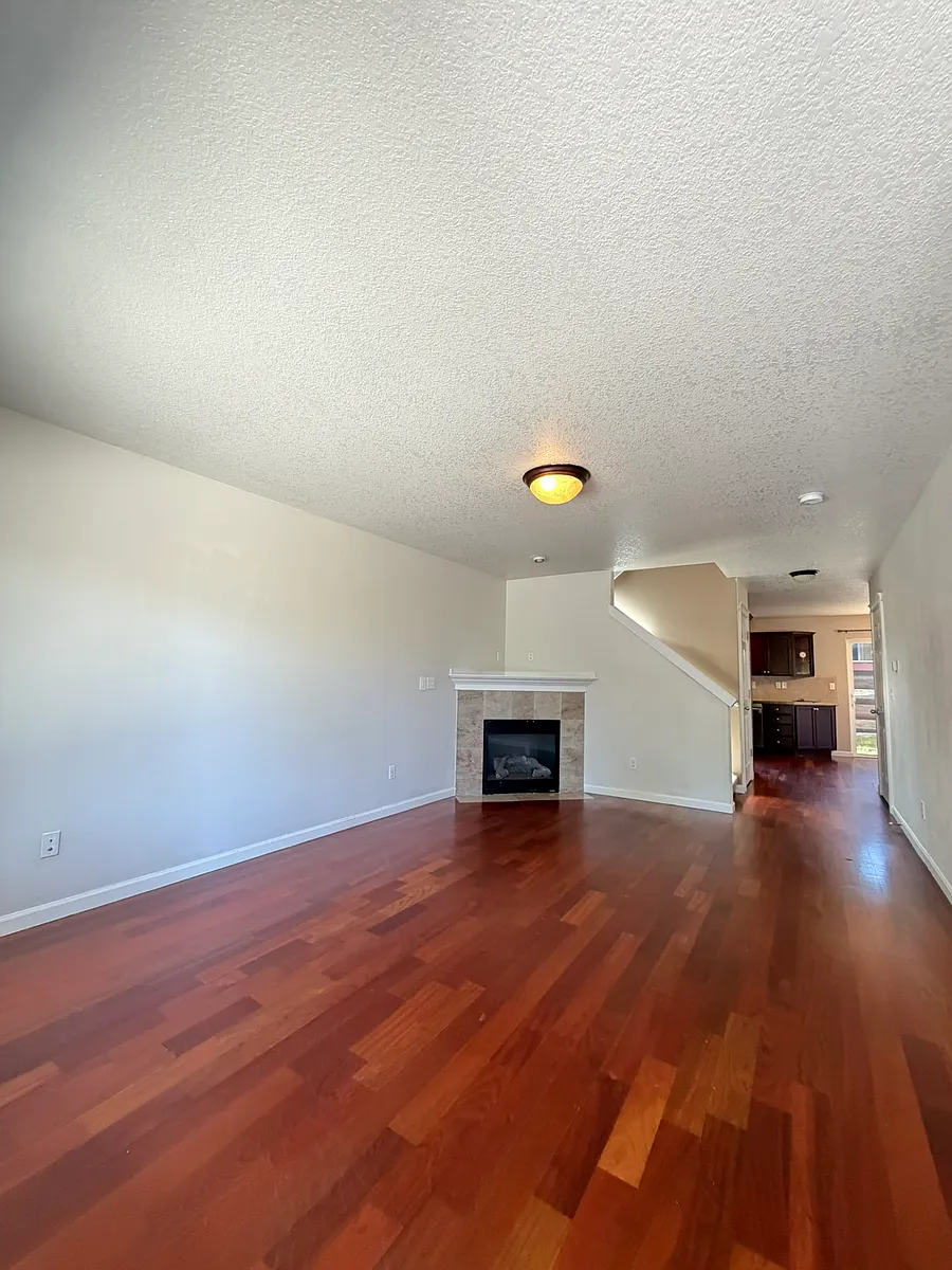 Building Photo - 4017 NE Killingsworth St #4017