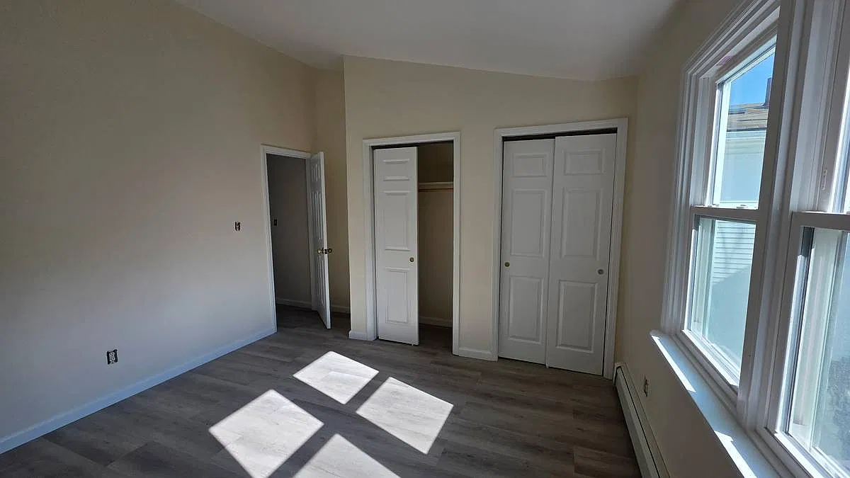 1 bed, $1,300 — Photo 4