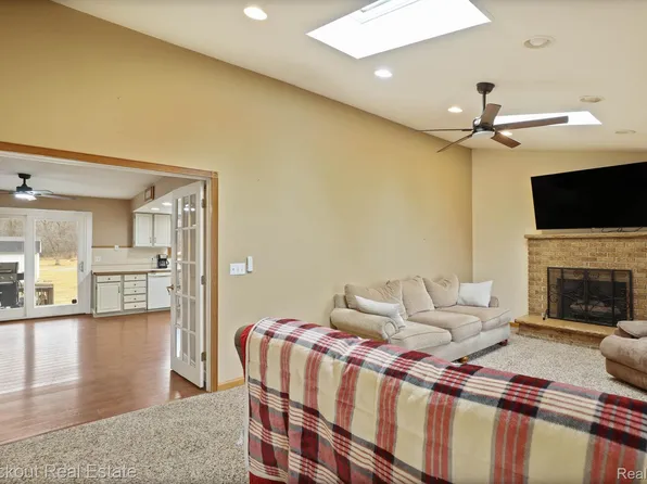 8661 Vassar Rd, Millington, MI 48746