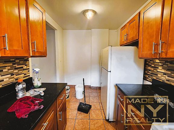 4th image of 14202 84th Dr APT 3h