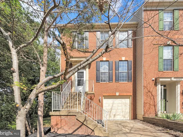 14201 Glade Spring Dr, Centreville, VA 20121