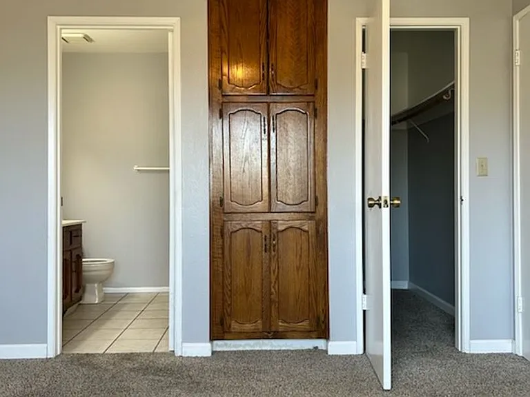 933 W Atkins Ave — Photo 10