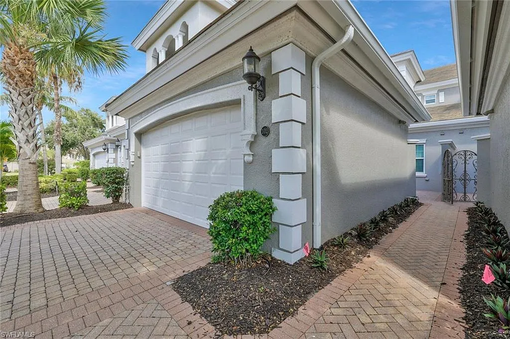 3 bed, 3.0 bath, 2502 sqft, $6,500 — Photo 1