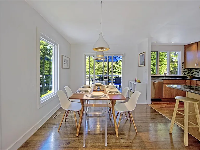 41 Hawthorne Rd — Photo 11