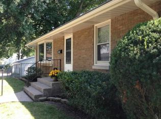 302 21st Ave, Moline, IL 61265