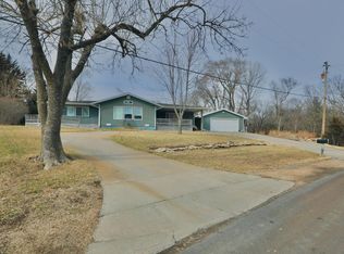 74 Lakeshore Dr, Marion, KS 66861