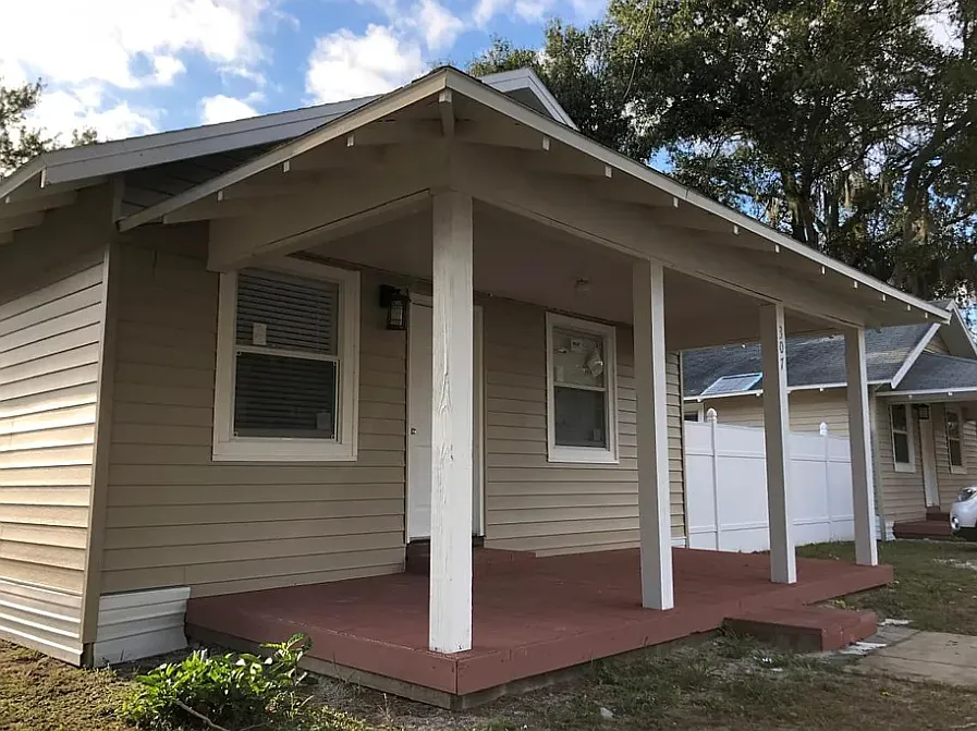 2 bed, 710 sqft, $1,000 — Photo 1
