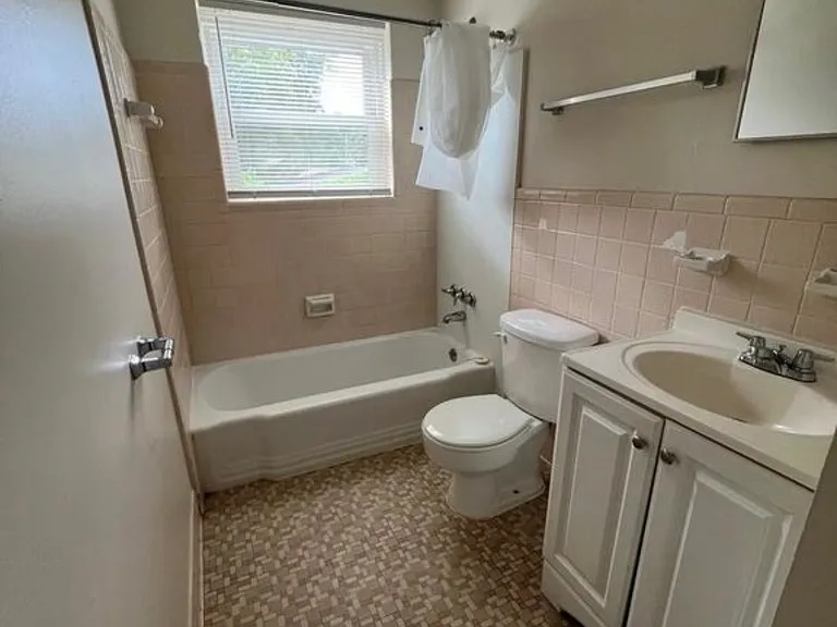 2278 Pamela Dr — Photo 7