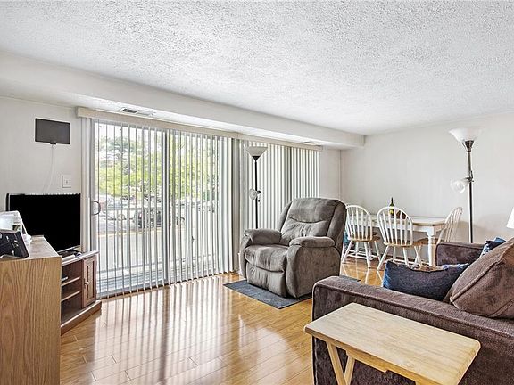 4th image of 8402 Muldoon Ct APT 205