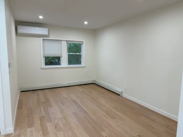 22-56 Steinway Street 3 image 2 of 19