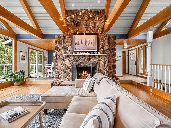 5th image of 10707 Moller Drive NW