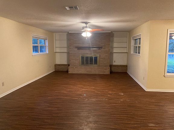 4th image of 281 Lakeside Dr