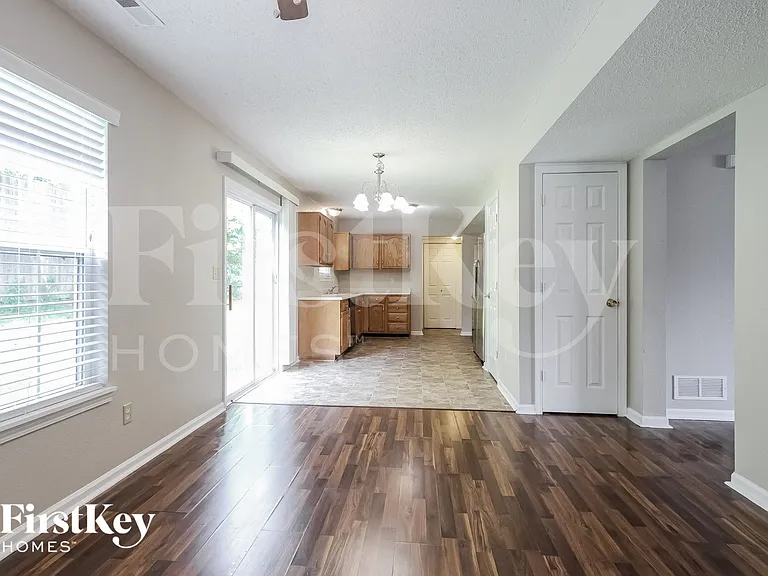 7222 Mars Dr — Photo 4