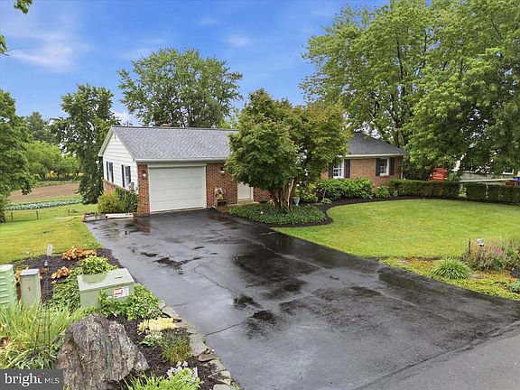 2nd image of 324 Southview Dr