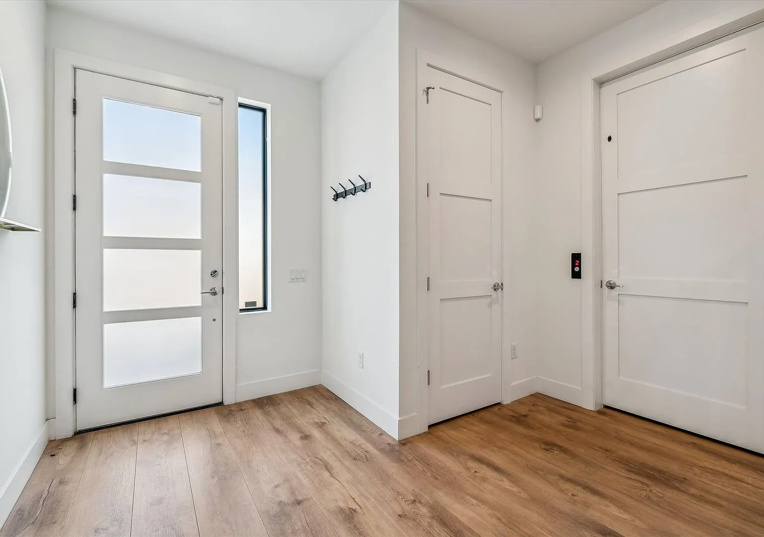 Luxury Rowhome Near Cherry Creek — Photo 3