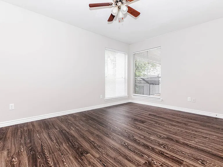 Bayou Park Apartments — Photo 48