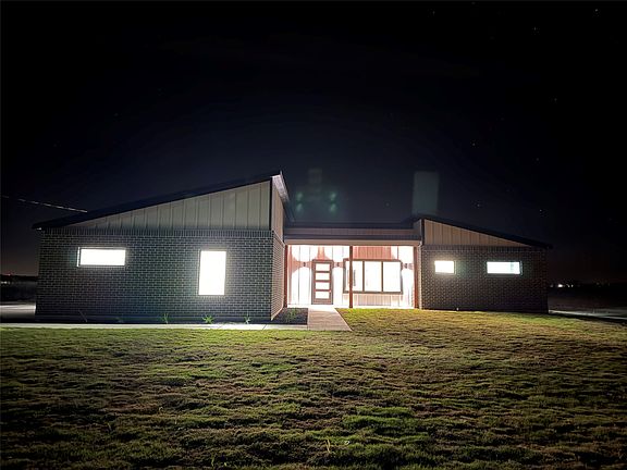 5th image of 2091 Goodwyn Rd