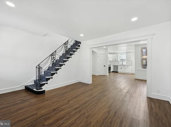 586 Anchor St, Philadelphia, PA 19120