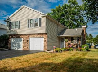 50 Flower Dale Dr, Rochester, NY 14626