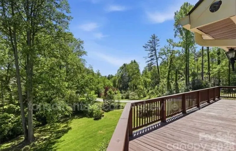 3 bed, 2.5 bath, 2319 sqft, $3,000 — Photo 3