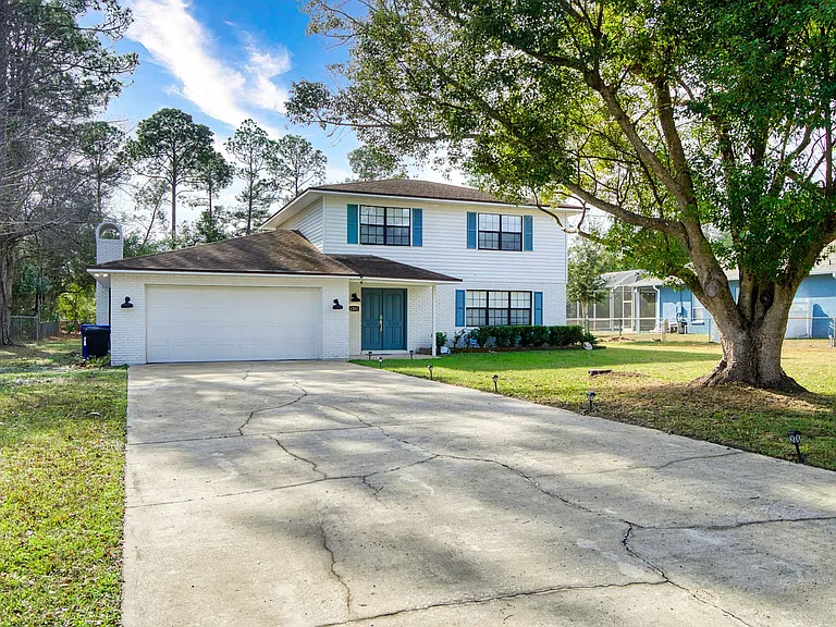 Winterhawk Dr — Photo 77