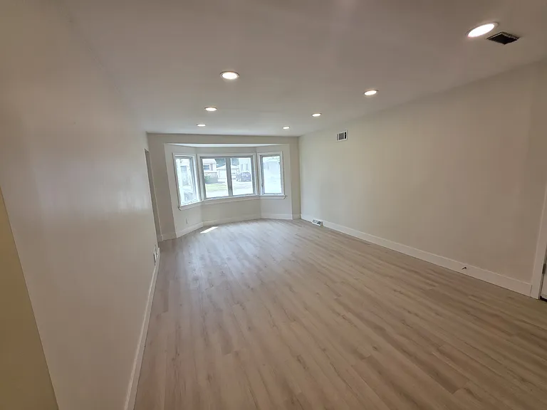 10215 S Kildare Ave — Photo 8