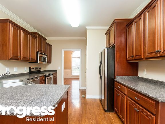5th image of 3008 Holderwood Dr