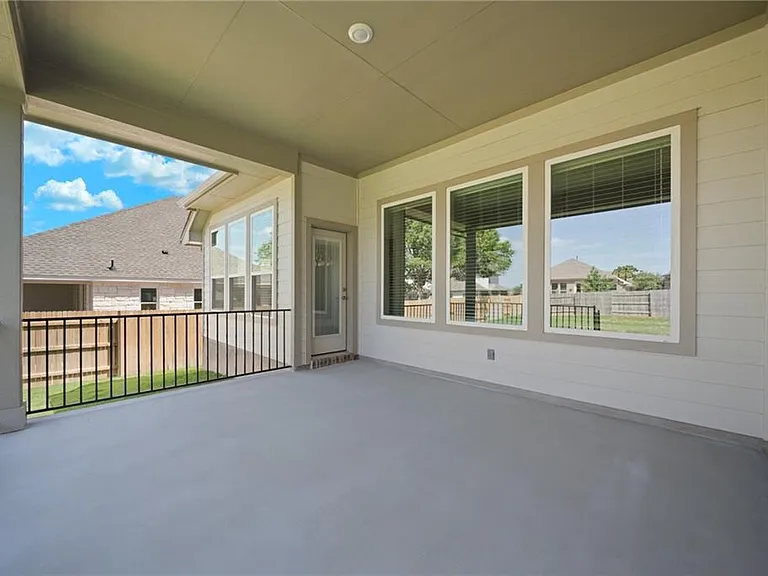 136 Osceola Dr — Photo 16