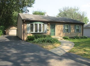 1107 Grant St, Wheaton, IL 60189