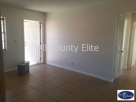 3rd image of 5211 Parker Ave