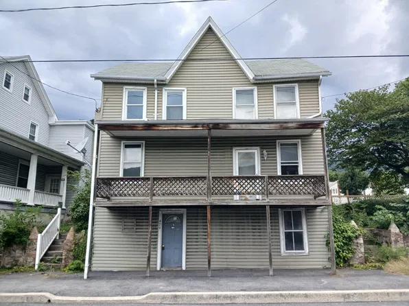 429 W Market St, Williamstown, PA 17098